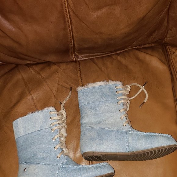 Boots - Picture 3 of 3